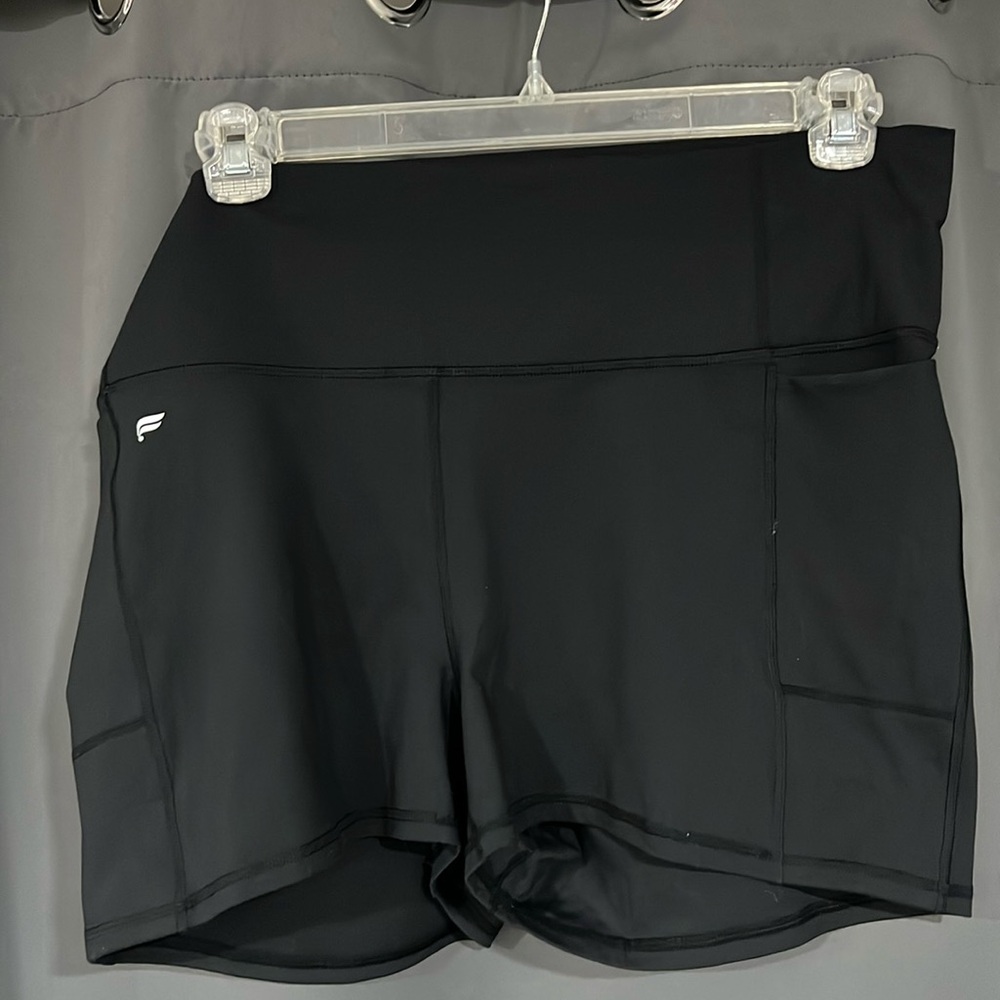 Fabletics's oasis shorts 3x